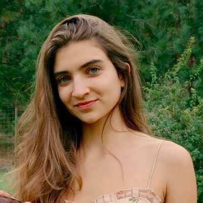 Isabel Paige Age, Net Worth, Relationship, Ethnicity,。